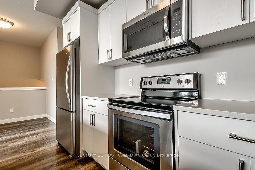 3 bed, $2,395 — Photo 2
