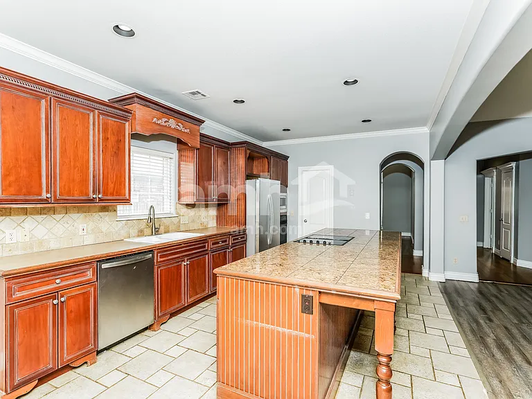 3310 W Atlanta St — Photo 4