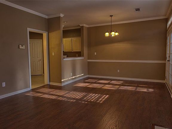 5th image of 619 Park Place Dr