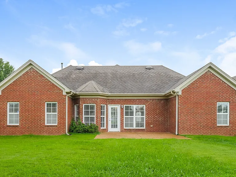 3424 Champion Hills Dr — Photo 16