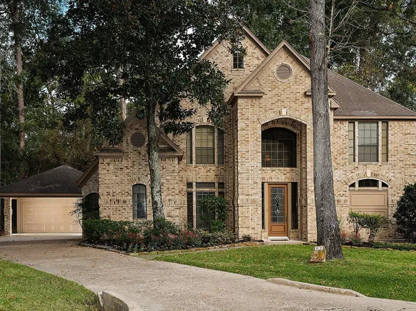 27 Firefall Ct, Spring, TX 77380