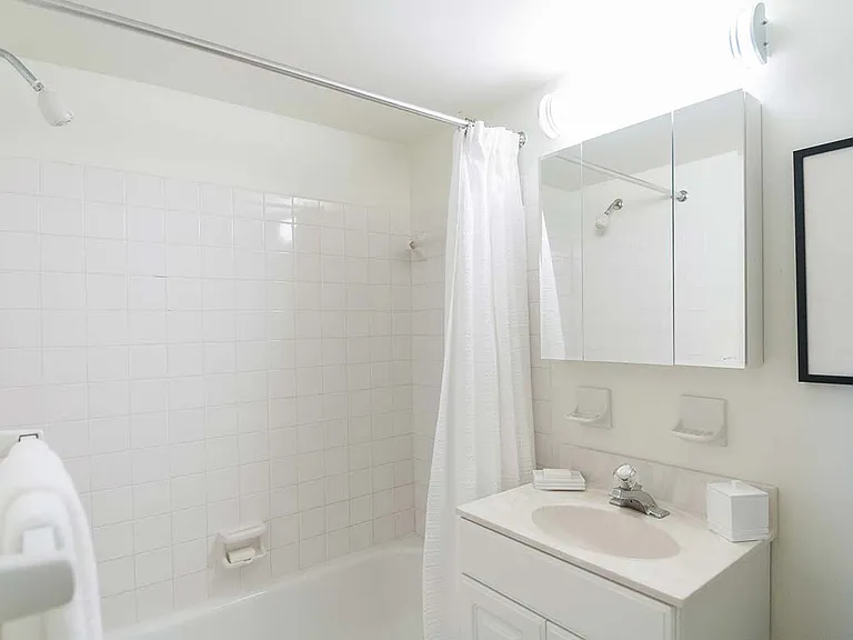 Metropolitan East Goshen — Photo 30