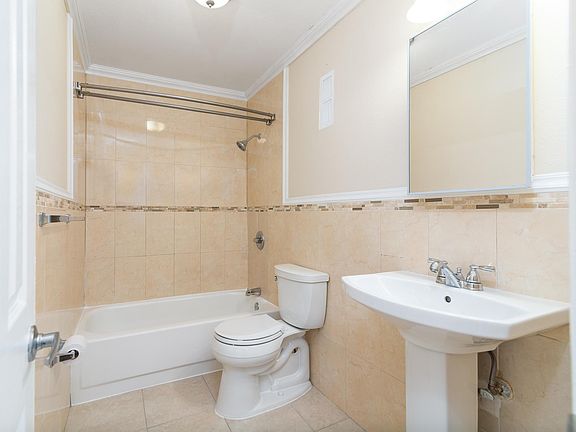 4th image of 6930 NW 186th St #1-503