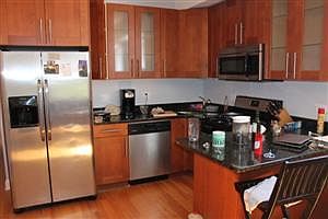 3rd image of 1549 W Sherwin Ave APT 303