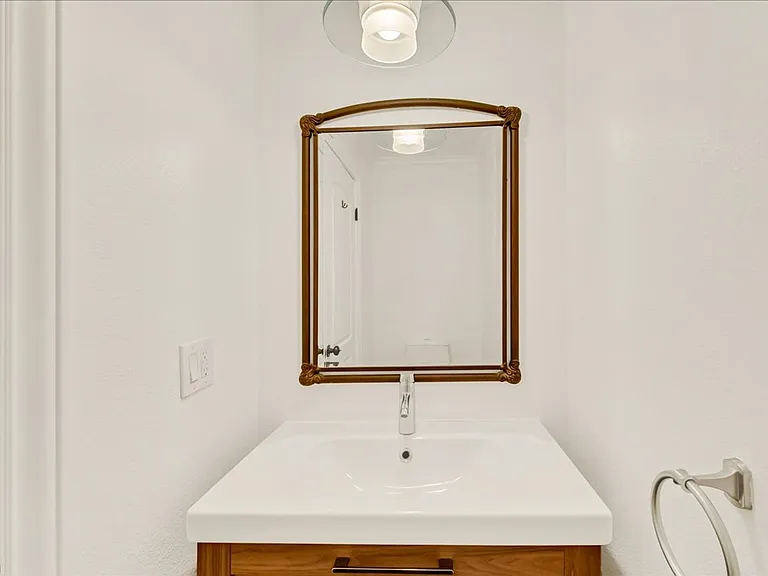 18620 Burbank Blvd #104 — Photo 5