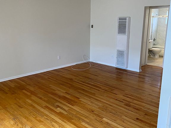 4th image of 11743 Mayfield Ave APT 6