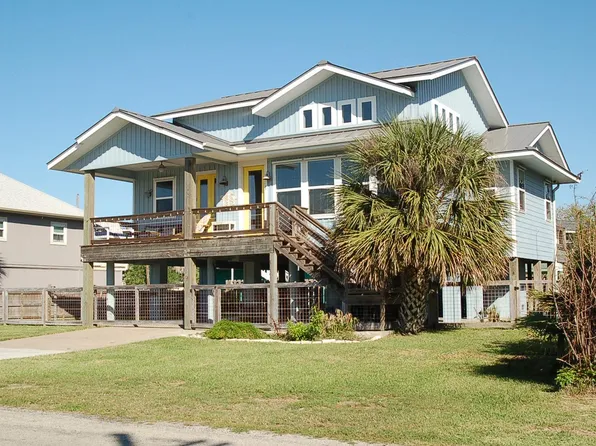 1 Jamaica Dr, Rockport, TX 78382