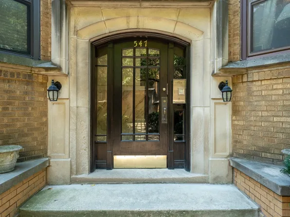 547 W Brompton Ave APT 1N, Chicago, IL 60657
