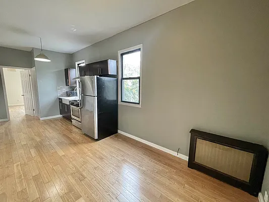 Rented by New Amsterdam Realty Group | media 10