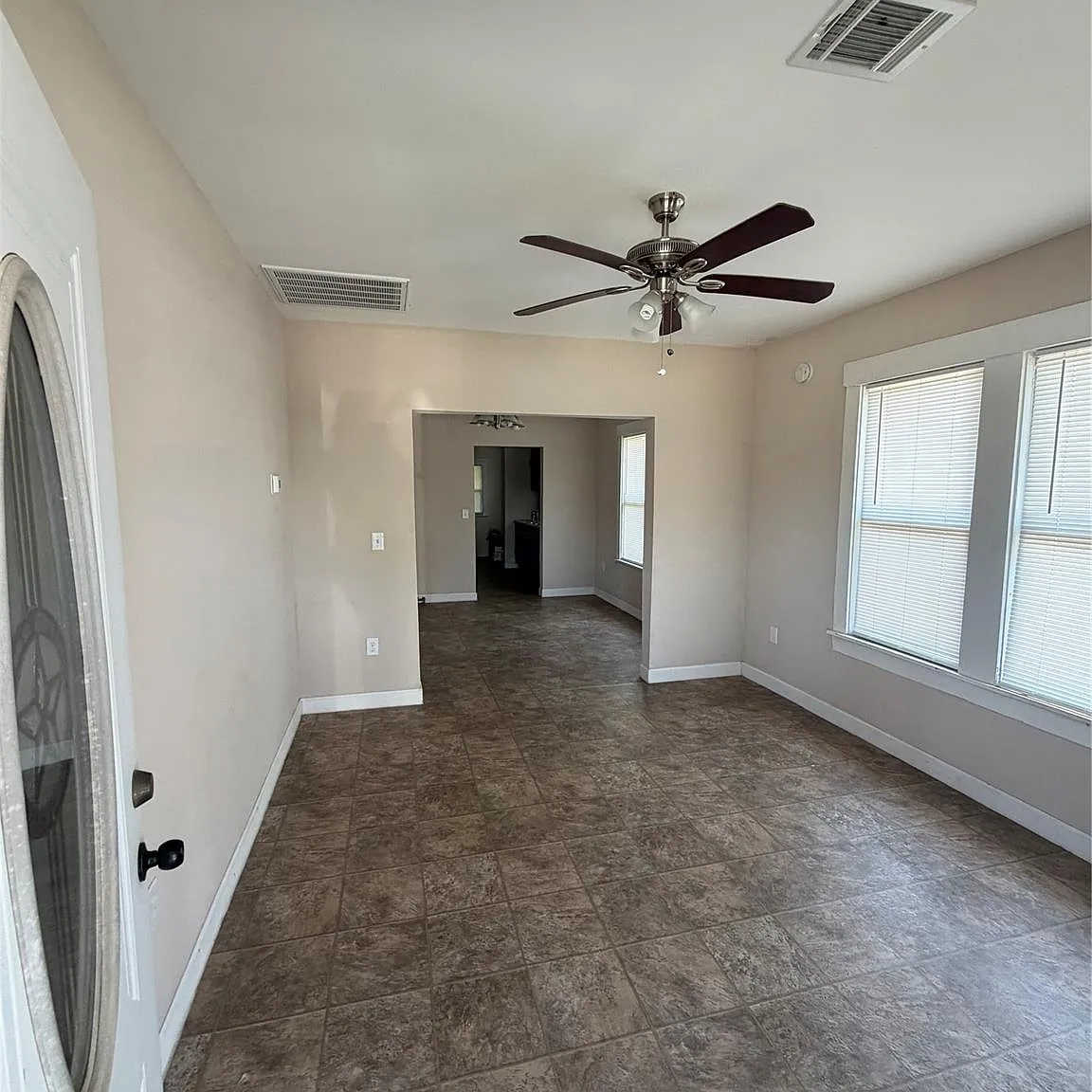 2 bed, 1.0 bath, 906 sqft, $1,500 — Photo 3