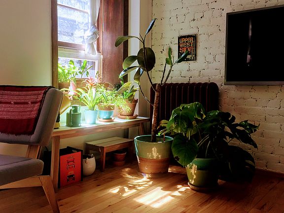 2nd image of 169 W 73rd St APT 5