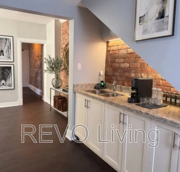 477 King St E #463 — Photo 10