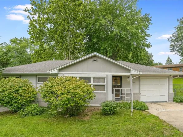 8821 N Campbell St, Kansas City, MO 64155