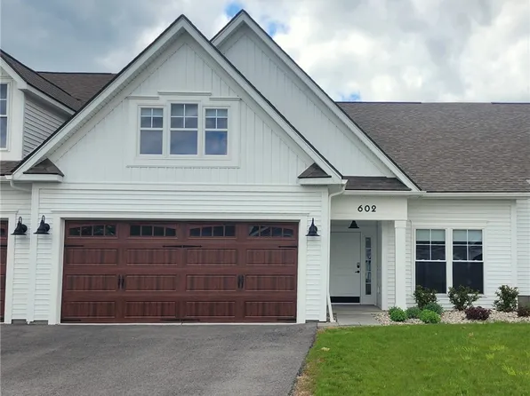 602 Championship Dr, Victor, NY 14564