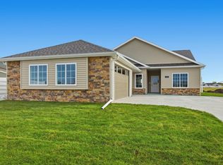 6230 21st St S, Fargo, ND 58104