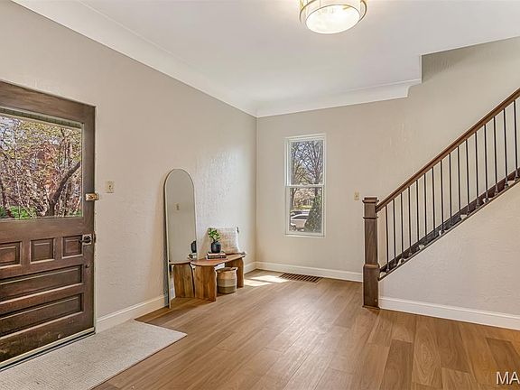 4th image of 725 Park Ave