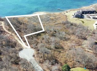 17 Briana Ct, East Moriches, NY 11940