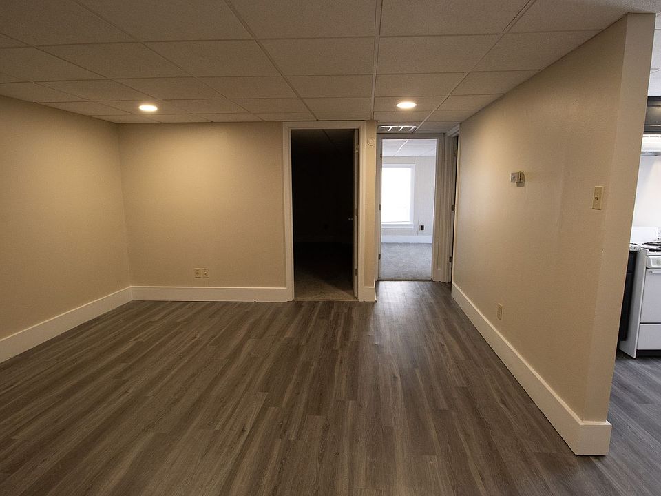1st image of 821 E Walnut St #221