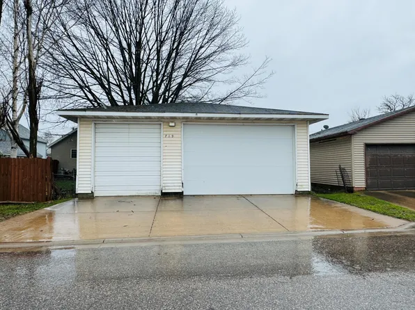 719 E Easterday Ave, Sault Sainte Marie, MI 49783