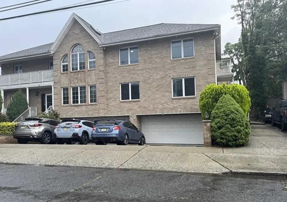 476 Highland Ave #1