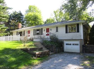 549 E Pine Lake Rd, Salem, OH 44460