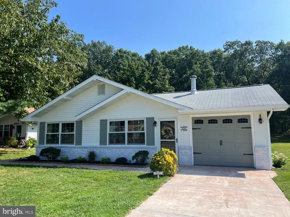 231 Elmtowne Blvd, Hammonton, NJ 08037