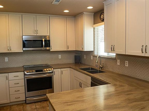 5th image of 568 E 20th Street
