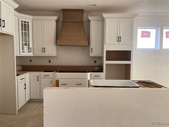 3rd image of 8749 Bethany Creek Ave