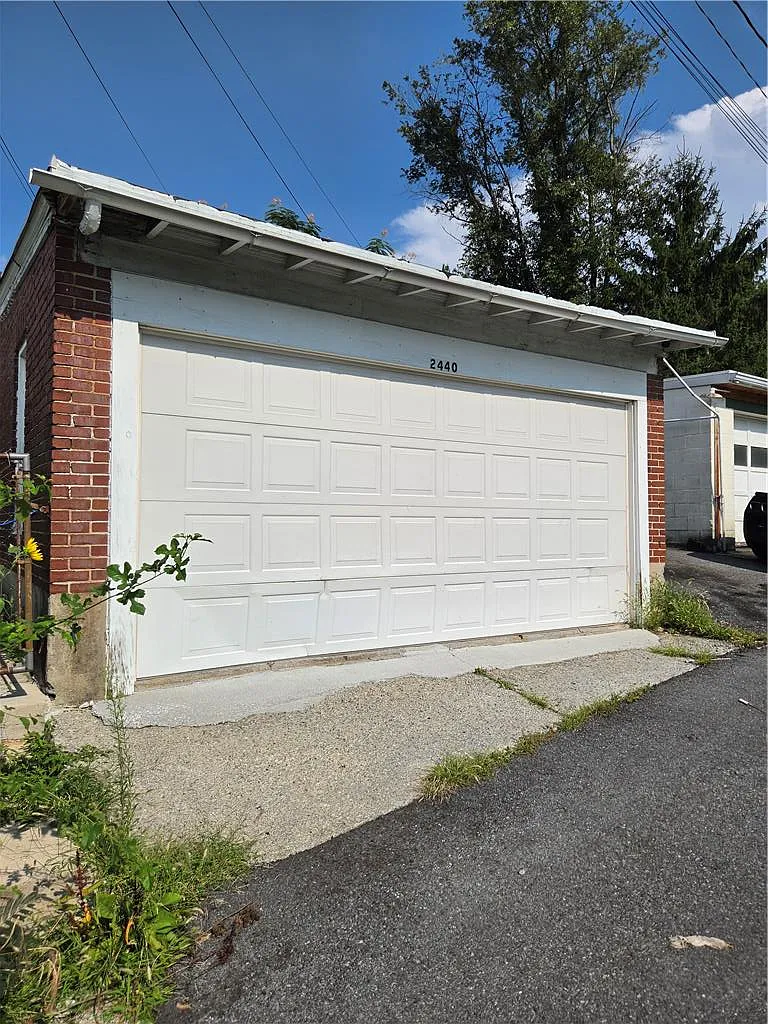3 bed, 1.0 bath, 600 sqft, $2,095 — Photo 2