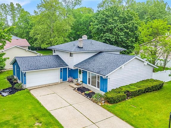 2nd image of 891 Pepperwood Dr