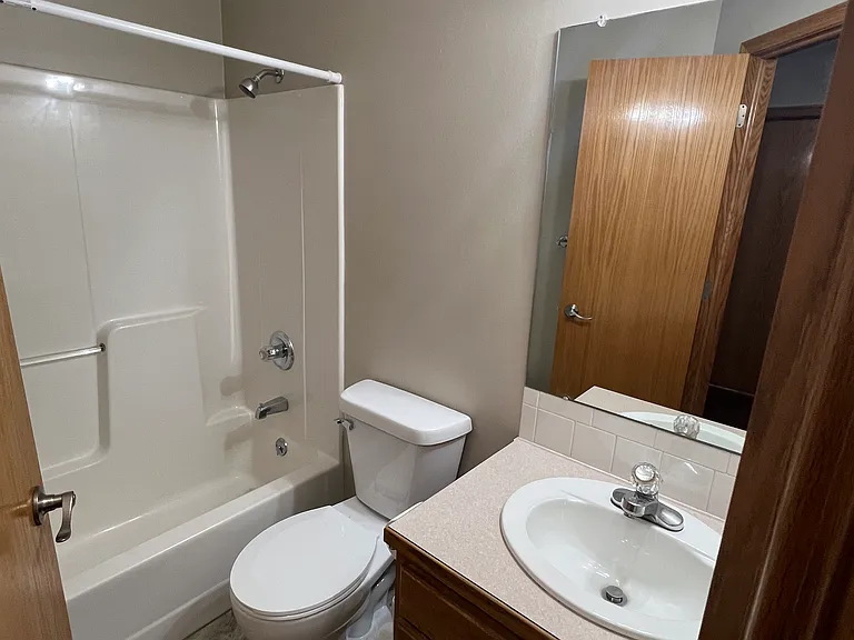 2430 S Gatewood St — Photo 12