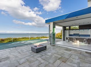 20 Cedar Point Rd, Hampton Bays, NY 11946