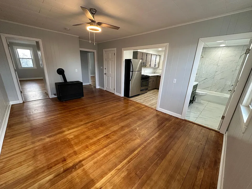 197 Tripp St #2W