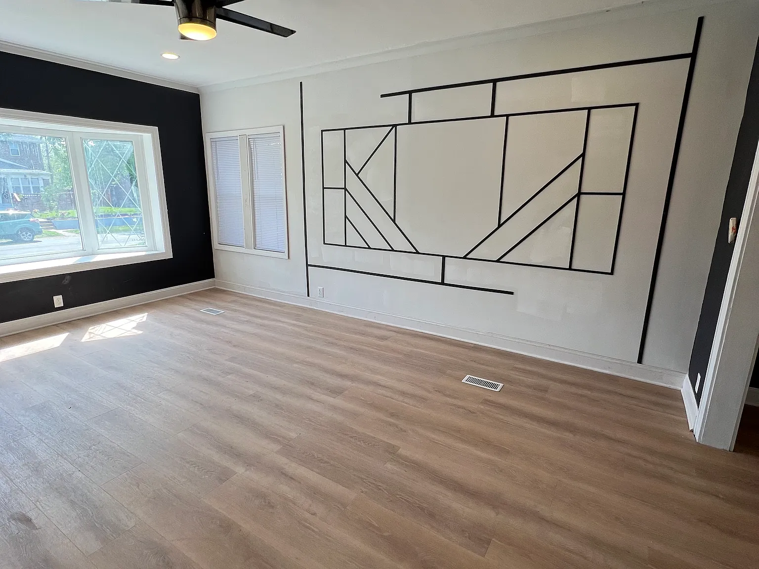 402 Lincoln St — Photo 2