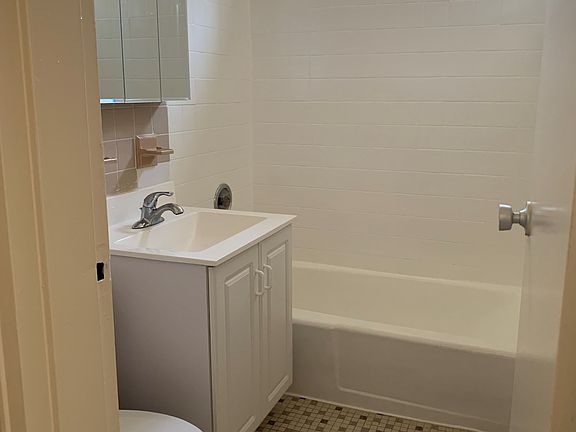5th image of 883 Schuyler Ave APT 5