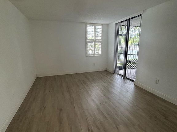 5th image of 100 NW 76th Ave APT 105