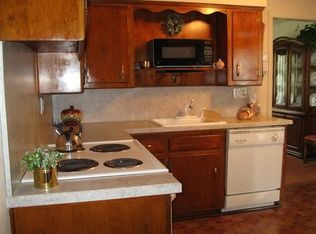 5 Volt Pl, Middletown, NJ 07748