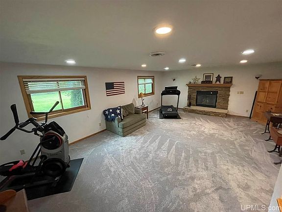 3rd image of 112 Briarwood Dr