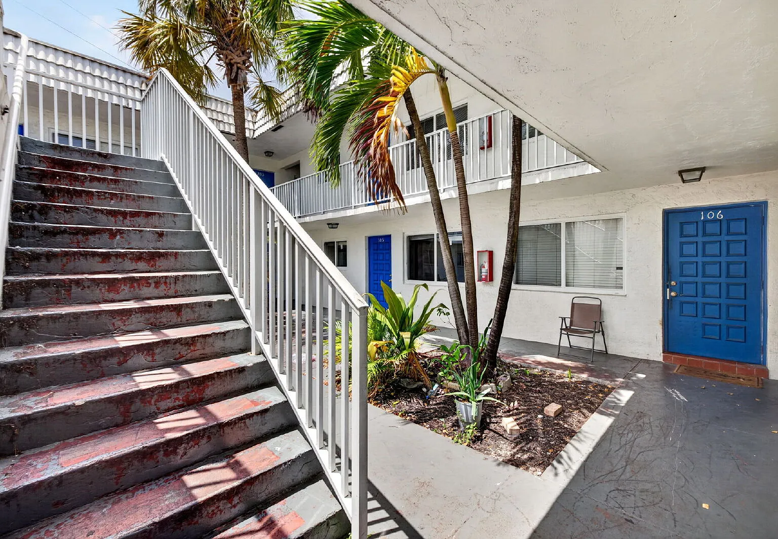 2 bed, 1.0 bath, 850 sqft, $1,900 — Photo 3