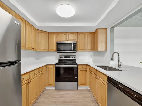 2513 S 17th Street #206, Fort Pierce, FL 34982