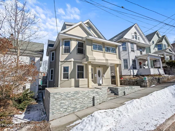 26 Maple Ave, Carbondale, PA 18407