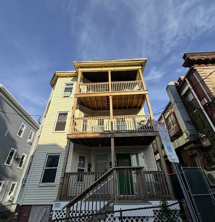 185 Lowell Street, Unit #2 (Second Floor)