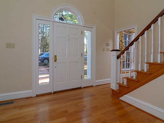 4th image of 137 Blue Church Ct