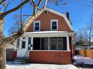 35 Itendale St, Springfield, MA 01108