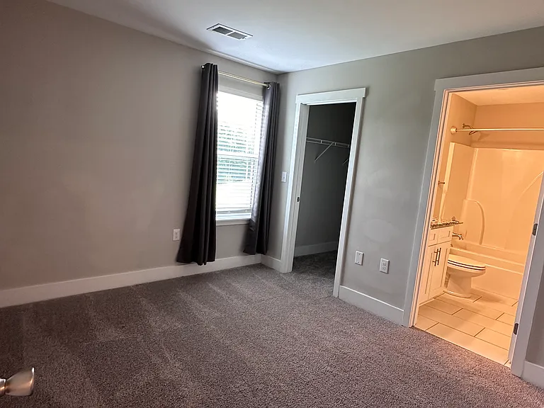 1079 Wells Way — Photo 10