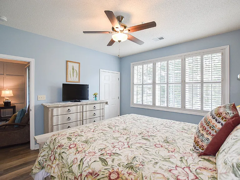 5825 Catalina Dr #723 — Photo 12