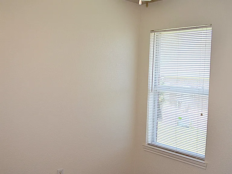 5802 Venetian Ct — Photo 35