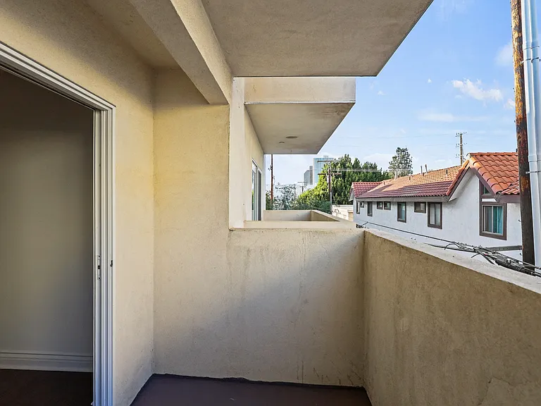 Large-Size Patio