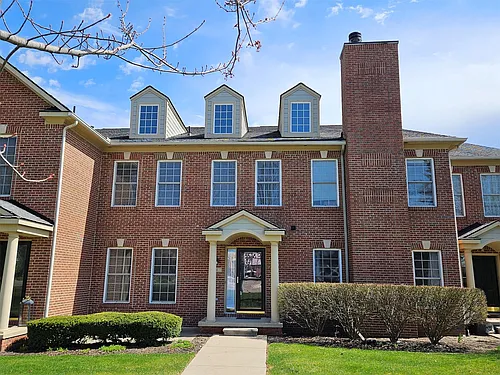 264 N Village Way Photo 1