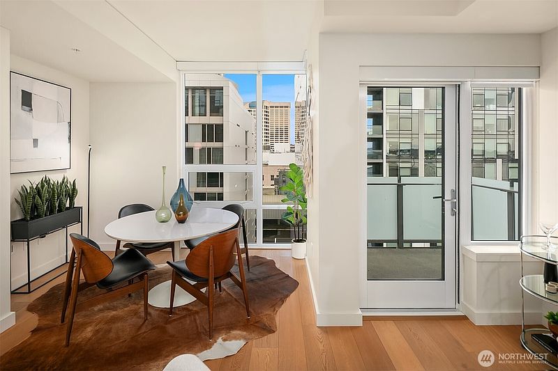 3rd image of 121 Stewart Street #1304